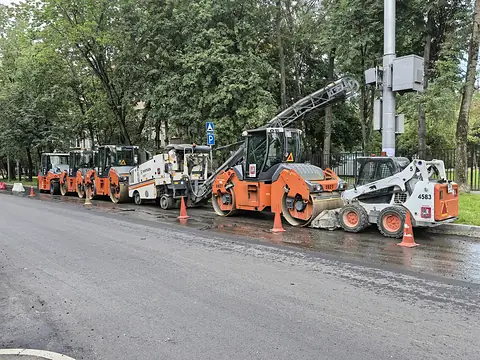 Kış öncesi yol ve kilitli parke çalışmaları sürüyor
